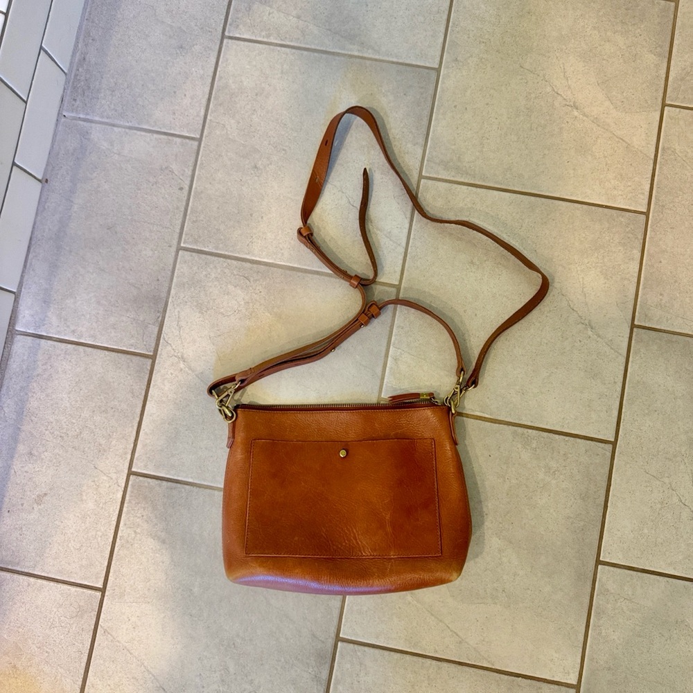 Madewell Transport Leather Crossbody Bag - Picture 3 of 5